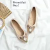 Duże rozmiary Flats Flat Buty Owl Rhinestone Designer Spiczasty palce żeńskie mieszkania miękkie podeszwa kobiety pulażowe swobodne buty wygodne obuwie kobiet