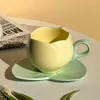 マグカップノベルティフラワーセットビンテージデリケートチューリップマグカップとソーサーの形状セラミックコーヒーピンクかわいい飲酒