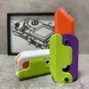 Dekorativa figurer 3D Printing Gravity Knife Cub Hoppande liten rädisa minimodellhänge Push Card Dekompression Toy Fjäril