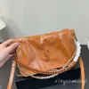 Kvällspåsar kvällspåsar designer väskor handväskor kvinnor axel väska mode röda väska kedja metall crossbody purses svarta vita budbärare väskor lady plånbok