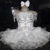 Vit flickas tävlingsklänningar spetspärrad halter korta ärmar båge organza bollklänning cupcake småbarn små blommor flickor för weddin 312n