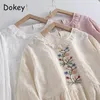 Blouses pour femmes broderies vintage en coton tops femmes japonais style fille girl à volants o-cou à manches longues choux lâches printemps bohême