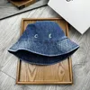 Chapeau de seau denim noirs hommes femmes designer chapeaux de baseball brodés d'été casquette de balle de mode mens de protection solaire décontractée le chapeau de soleil de soleil classique