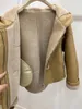 Damenjacken Lederjacke mit Kapuze Kurzlose Version Kuhhornschnalle Design warm und bequem 2024 Winter 1115