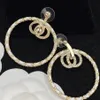 Orecchini a cerchio bianco di lussuoso diamante di diamanti da donna set da due lettere designer di gioielli designer di orecchini donne di San Valentino 269s