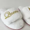 Custom Name Flur Bride Slippers Bruidsmeisje Geschenken Huwelijk Verjaardag Verjaardag Women Gift Party Gunsten Gratis verzending 251l