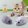 Jouet de chat de souris électrique RC à distance infrarouge modèle de souris mobile faux roman de souris interactive jouet d'horreur Trick Pet Toy 240424