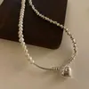 Colares pendentes minear colorido de prata doce de amor metal de colares de pingente de coração para mulheres pérolas falsas fios de assimetria Chain Chaker Charklace Gift