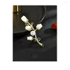 Broches Luxury Crystal Rose Blossoms Fashion Plant Series Women Pearl Inlay Broche Clothing Coat Accesorios de joyería Al por mayor