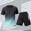Survêtements masculins 2023 Nouveau été pour hommes Sportswear Gradient imprimé Badminton T-shirt extérieur Runchable Q2405010