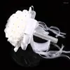 Dekorativa blommor Bröllopsbukett White Bridal Bridesmaid Flower Artificial Rose Bride With Hander Ribbons For Party Decor