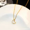 Collier de créateur Vanca Luxury Gold Chain Seiko Natural White Fritillaria Butterfly Collier pour femmes Chaîne d'os de verrouillage en or rose 18K et minimaliste