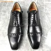 Kleiderschuhe echte Ledernietmänner Solid schwarz flach mit runden Zehen Schnürung Mode männlich lässig große Größe Designer Büro