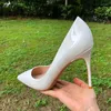 Scarpe vestite donne bianche solide brevetti lucidi puntati punta di punta elegante donna elegante slittamento semplice su pompe a spillo dimensioni 33-45