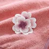 Toalha 1pc 35x75cm 3d Flor Bordada pendurada Hand lã de coral Home Banheiro Lady Washbroth Festa de casamento Presente