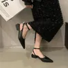 Повседневная обувь заостренная ножка серебряной блок каблука сексуальная женская обувь для офисных работ лето 2024 г.