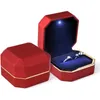 Подарочная упаковка 1 светодиодная ювелирная коробка роскошная бархатная резиновая ожерелье подвеска под светом, используемым для предлагаемого обручального свадебного бокса240511