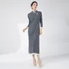 Robes décontractées miyake robe violette chinois style féminin haut de gamme 2024 Spring rétro amélioré la version Cheongsam plissée