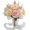 Dekorativa blommor Easy Care Artificial Rose Elegant Multicolor Bridal Fake Flower Bouquet med realistiska gröna blad återanvändbart band