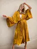 2024 VACANCES SEXY SEXUSUUST COUVEUP BOHO TIE DYE PRINT PRINT BELTED Kimono Cardigans pour femmes House Robe Over Size Beach Lounge Wear 240426