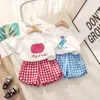 2Pcs Summer Baby Clothes Set Fruit Print Kids Girls Short Sleeve Tshirt Suit Plaid Shorts Fashion Cotton T Shirt Pants 240426