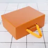 Enveloppe cadeau 5pcs / lot Boîte de chaussures ondulées à 3 couches avec manche en carton de diffusion pour l'emballage express