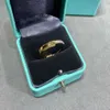 Designer Ring Luxusringe Frau Mann Einfache Ringe für Frauen Unisex Farbtrennung Halb Diamant U Lock Ring für Paare Schmuck Geschenk