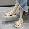 Freizeitschuhe Sandalen Sandalen Frauen 2024 Sommer Internet Red Matching Rock Vielseitiger Strand dicke Sohle