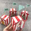 Enveloppe-cadeau 20 pièces / set cirque Boîte à bonbons papier Gift rayé rouge avec drapeau national anniversaire fête de bébé douche de bébé décoration de rabais emballage sacq240511