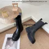 Botteg Venetas Modedesigner Frauen Martin High Leder Real Schuhe Knöchelstiefel Luxus Gummi -Außensohle Elastizität Gurtband Kristall Outdoor -Stiefel