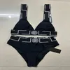 Designer Bikinis Set Woman Sexig baddräkt Luxury Metal Letter Chain Bikini Summer Swimwear Beach Bathing Swimsuit Size S-XL RU30