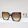 Hete SS24 dames vierkante zonnebril nieuwe retro dames designer metaal zonnebrillen bovenaan de lijn UV400 lens benen goud metaal logo luxe designer glazen met glazen kast