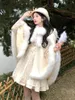 Robes de travail hiver sweet fille peluche épaissie de cape en manteau de manteau collier en dentelle imprimée mince mini robe deux pièces sets femmes kawaii costume élégant