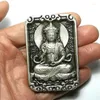 Dekoracyjne figurki Yizhu Cultuer Art Zbieranie China Tybet Srebrne rzeźba Buddha Avalokitesvara Statua Amulet Naszyjnik Prezent