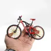 Figurines décoratives mini modèle de vélo 1:10 échelle de forme réaliste alliage de Downhill Mountain Bike Toy Birthday Gift Simulation adulte