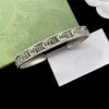 Modemärke Clover Armband Luxury Five Flower Agate Retro Punk Diamond Chain Armband Armband Women's Designer Armband Gift