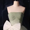 Festklänningar enkla ljusgrön prom bollklänning sexig stropplös smal båge aftonklänning för kvinnor veckade a-line prinsessan vestido
