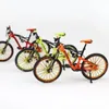 Dekorative Figuren Mini Fahrradmodell 1:10 realistische Formlegungslegierung Downhill Mountainbike Spielzeug Geburtstagsgeschenksimulation Erwachsener