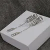 DESGINER MUI MUI Designer Miuimiui Ohrringe Miao Familienbrief eingelegte Diamantflussrate Ohrstudien S925 Silbernadelohrringe