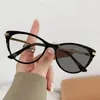 Lunettes de soleil Fashion Vintage Cat Eye Anti-Blue Lumières Lumières rétro Classic Triangle Pochromic Eyeglass Women Color Change Spectacles