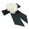 Bow Binds Japaner und Korean Camellia Damen -Biege Brosche Corsage Kleiner Duft schwarzer Plaid Houndstooth Muster Pin Accessoires