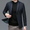 Uomini classici blu blu blu blazer in lana in lana di lana di pecora giacche per signori abiti di moda per affari e abbigliamento casual 240507
