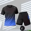 Survêtements masculins 2023 Nouveau été pour hommes Sportswear Gradient imprimé Badminton T-shirt extérieur Runchable Q2405010