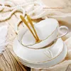 Tasses Soucoupes Vintage Bone China Tea tasse et soucoupe avec garniture en or British tasses de thé en porcelaine