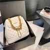 Designer de bolsa Luxury feminino saco de marca feminina lingge thread bordado mochila feminina nova cadeia versátil popular flip small moda de viagem bag2eu5