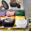 Vendas de fábrica Bolsa de ombro feminina Trendência de verão Holida de férias Bolsa de moda colorida de colorida Coringa simples cor de cor sólida mochila feminina 528-2#