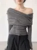 Suéteres femininos de um ombro de lã gentil malha de malha esbelta