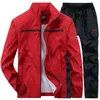 Mens Athletic Sweat Sweat 2 Piece Jacket Pant sets tenue Casual Gym Sports Jogging Basketball Trackies Sweates Vêtements masculins 240428