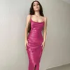 2023 baharatlı kız tarzı seksi alçak kesilmiş saten bölünmüş kayış elbise yeni zayıflama açık arka uzun elbise
