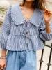 Blouses pour femmes Prairie Chic Sweet Shirt Plaid Primp Lantern Long Sleeve Doll Collar Bow Sew-Up Front Loose Peplum Tops